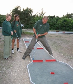 Vi spiller minigolf